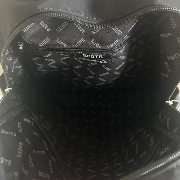 Roots black backpack, used in like new condition - Picture 3 of 3